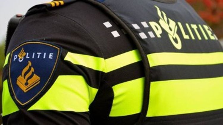 Almere - 15-jarige jongen neergestoken in Almere; politie zoekt getuigen