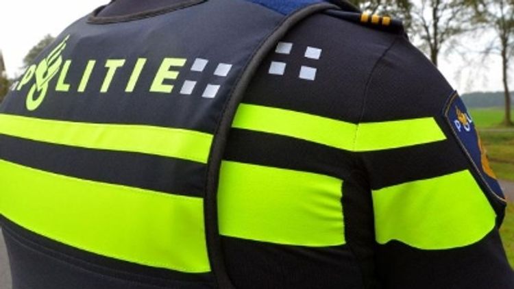 Almere - Politie zoekt grijze scooter na poging overval Almere