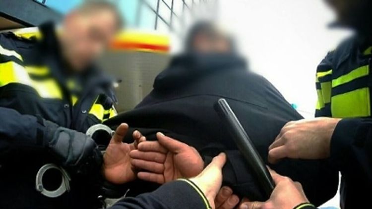 Almere - Straatrovers gearresteerd